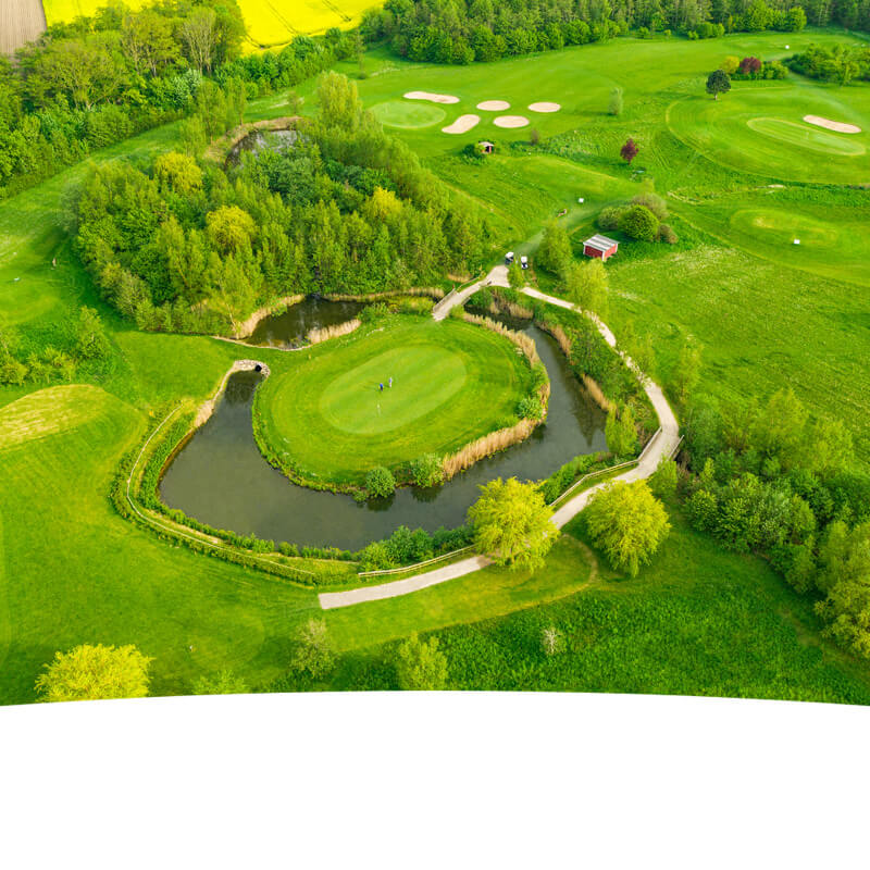 Wasserelement Golfplatz im Grünen